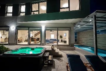 Modern 4-Bedroom Villa with Heated Pool in Posedarje
