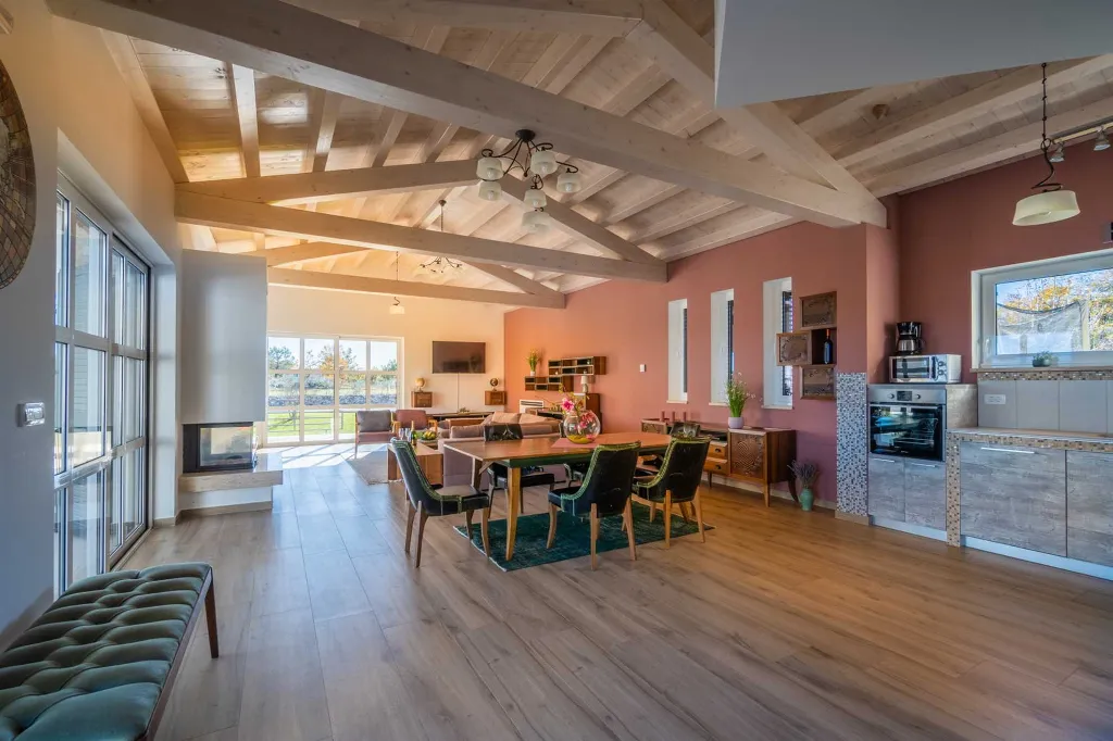 Spacious Family Villa with Pool in Marčana