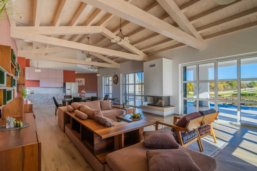 Spacious Family Villa with Pool in Marčana