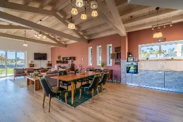 Spacious Family Villa with Pool in Marčana