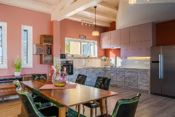 Spacious Family Villa with Pool in Marčana