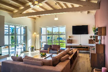 Spacious Family Villa with Pool in Marčana