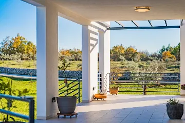 Spacious Family Villa with Pool in Marčana