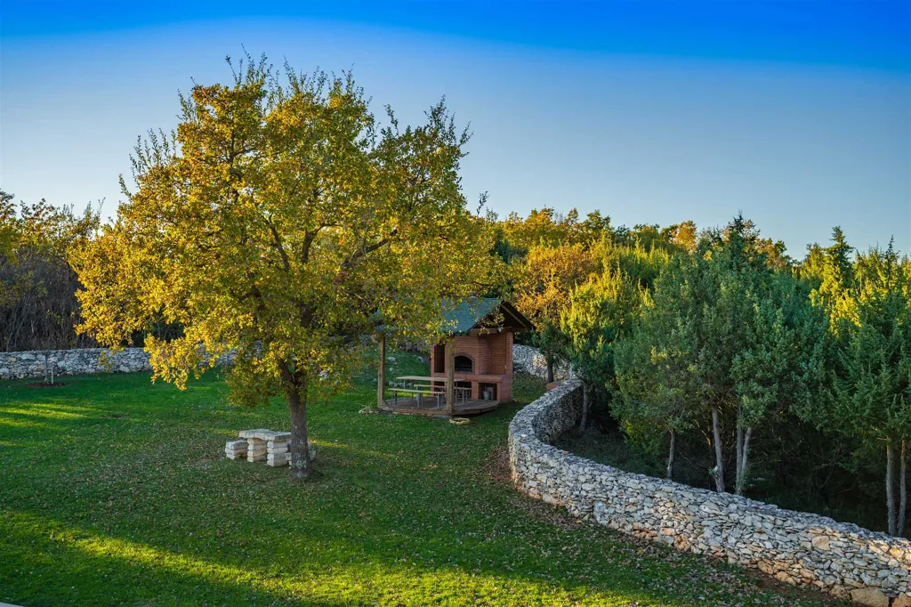 Spacious Family Villa with Pool in Marčana
