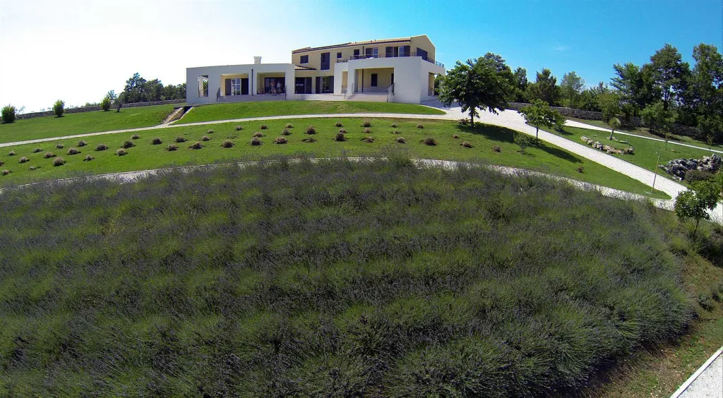 Spacious Family Villa with Pool in Marčana