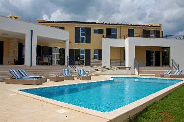 Spacious Family Villa with Pool in Marčana