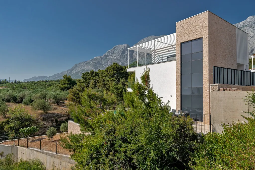 Modern Villa with Pool and Wellness, Promajna
