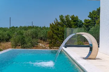Modern Villa with Pool and Wellness, Promajna