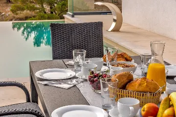 Modern Villa with Pool and Wellness, Promajna