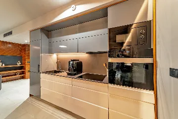 Modern Villa with Pool and Wellness, Promajna