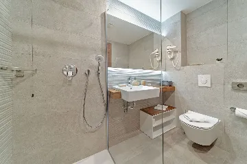 Modern Villa with Pool and Wellness, Promajna