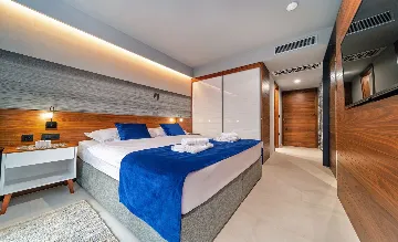 Modern Villa with Pool and Wellness, Promajna