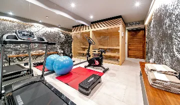 Modern Villa with Pool and Wellness, Promajna