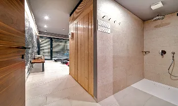 Modern Villa with Pool and Wellness, Promajna