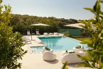 Modern Villa with Heated Pool in Pula