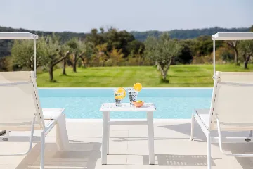 Modern Villa with Heated Pool in Pula