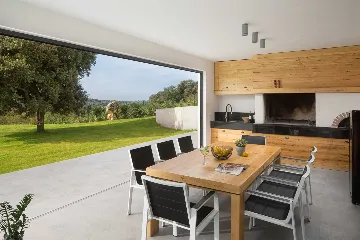 Modern Villa with Heated Pool in Pula