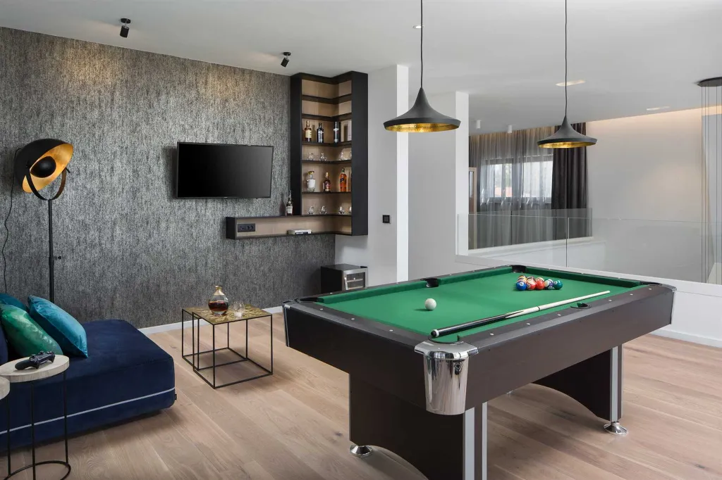 Modern Villa with Heated Pool in Pula