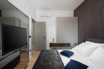 Modern Villa with Heated Pool in Pula