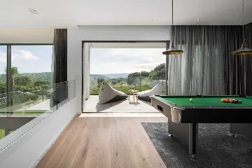 Modern Villa with Heated Pool in Pula