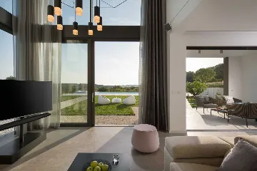 Modern Villa with Heated Pool in Pula