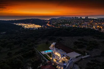 Modern Villa with Heated Pool in Pula