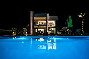Modern Villa with Heated Pool in Pula