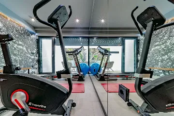 Contemporary Villa with Pool in Promajna