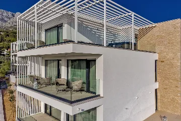 Contemporary Villa with Pool in Promajna