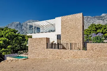 Contemporary Villa with Pool in Promajna
