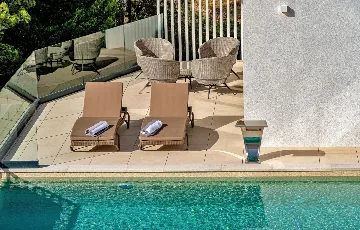 Contemporary Villa with Pool in Promajna