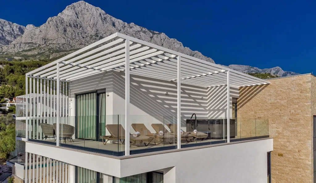 Contemporary Villa with Pool in Promajna