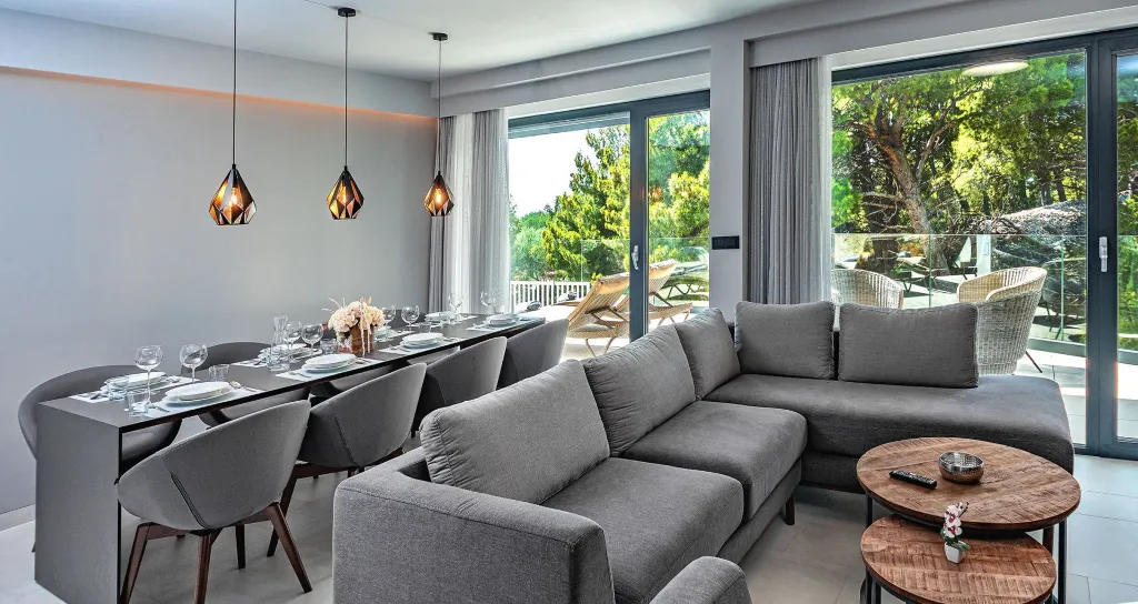 Contemporary Villa with Pool in Promajna