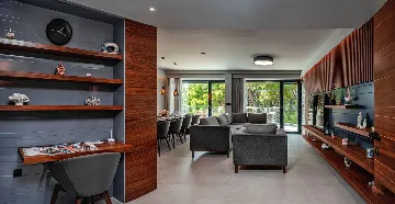 Contemporary Villa with Pool in Promajna