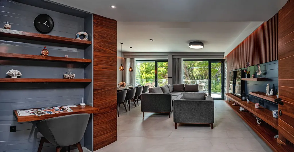 Contemporary Villa with Pool in Promajna