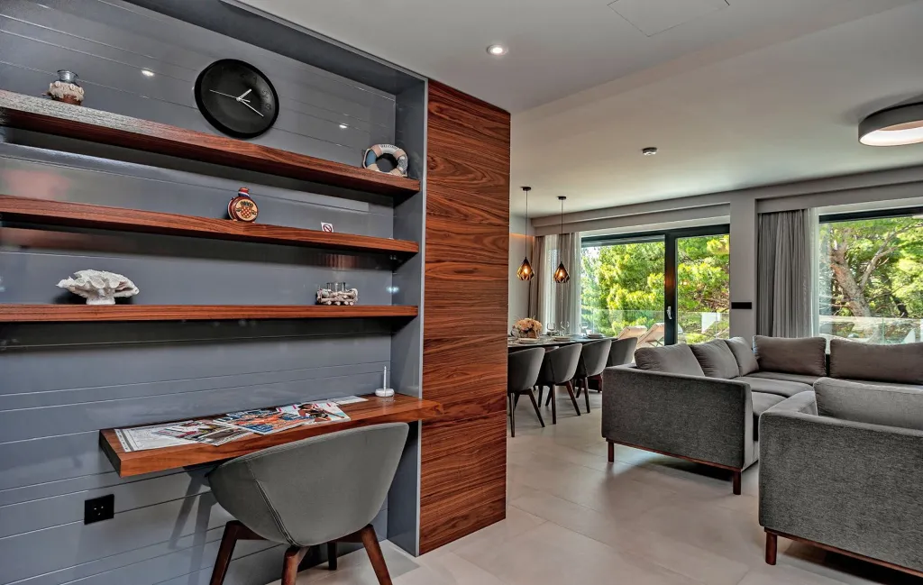 Contemporary Villa with Pool in Promajna