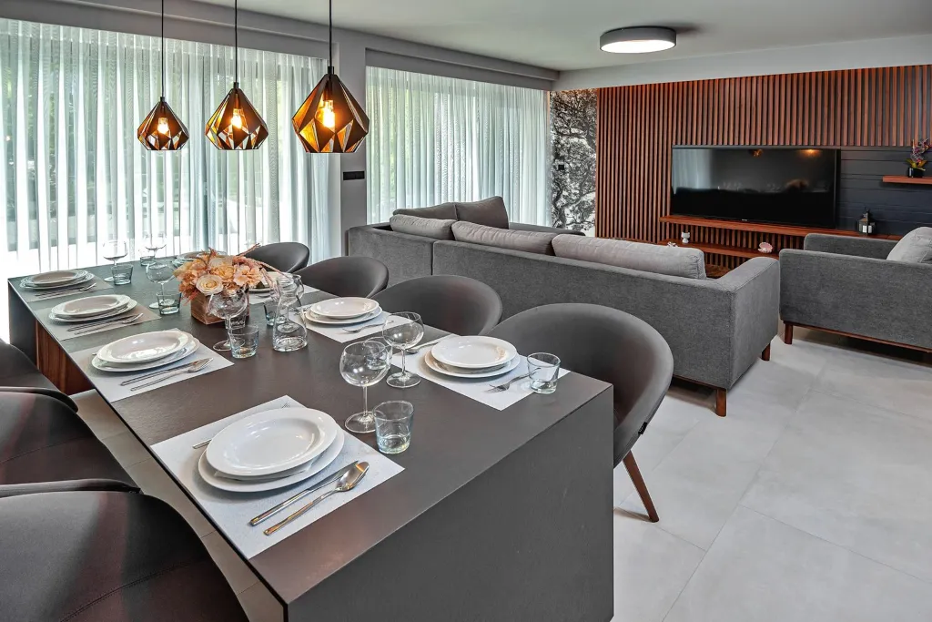 Contemporary Villa with Pool in Promajna