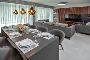 Contemporary Villa with Pool in Promajna