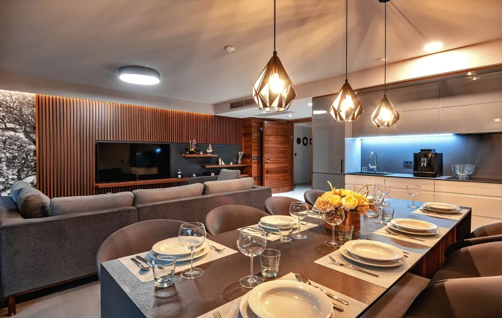 Contemporary Villa with Pool in Promajna
