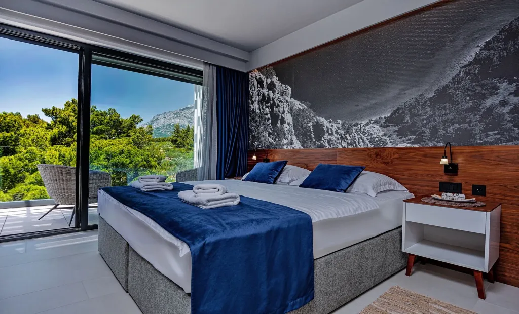 Contemporary Villa with Pool in Promajna
