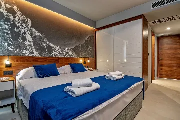 Contemporary Villa with Pool in Promajna