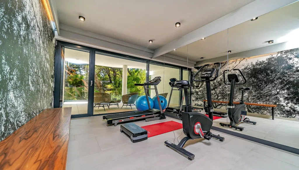 Contemporary Villa with Pool in Promajna