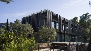 Premium Seafront Villa with Heated Pool in Stari Grad