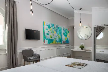 Spacious 6-Bedroom Villa With Pool in Svetvinčenat