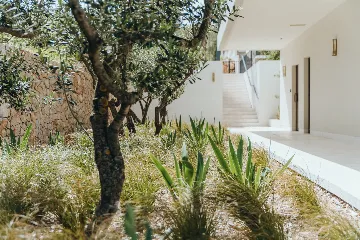 Modern Villa with Heated Pool in Stari Grad