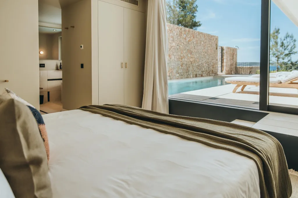 Modern Villa with Heated Pool in Stari Grad