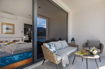 Seaside Family Villa with Pool in Vela Luka