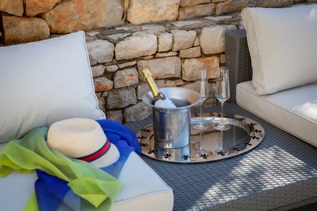 Seaside Family Villa with Pool in Vela Luka