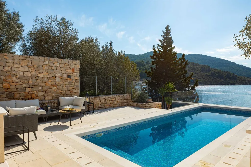 Seaside Family Villa with Pool in Vela Luka
