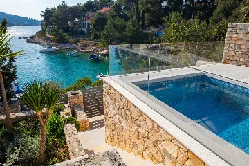 Seaside Family Villa with Pool in Vela Luka